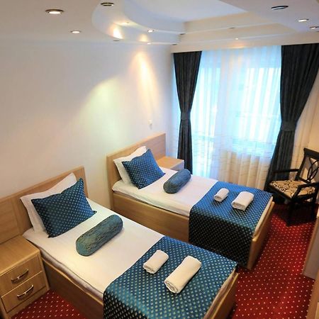 Hotel Pejton Приштина Экстерьер фото