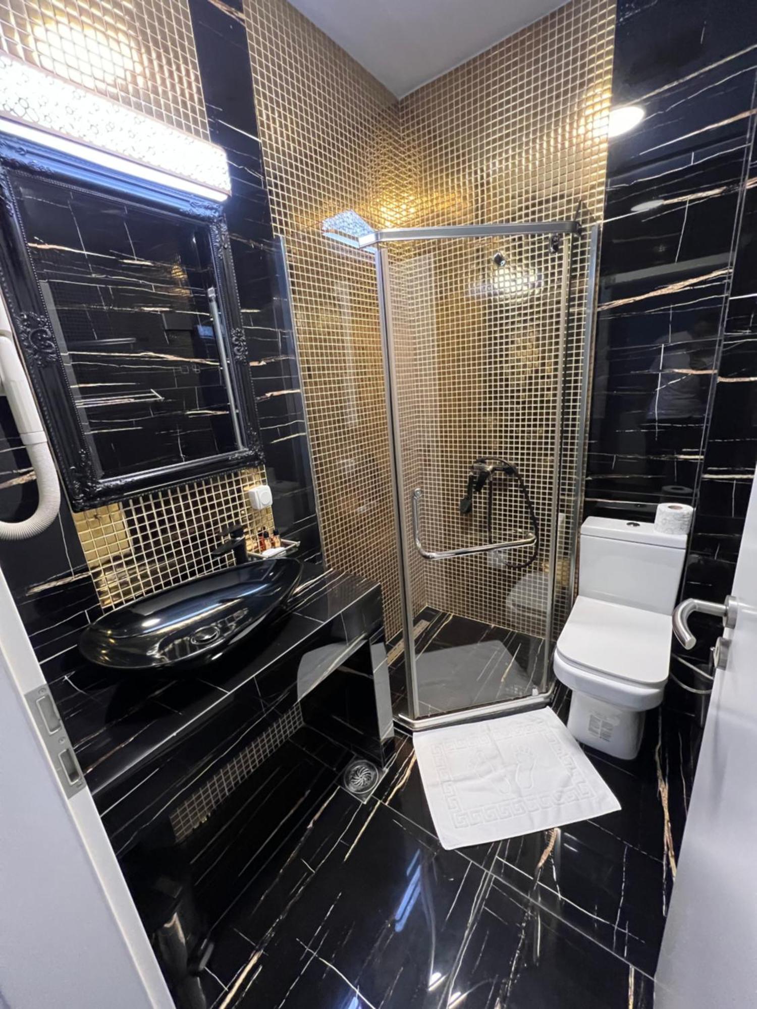 Hotel Pejton Приштина Экстерьер фото