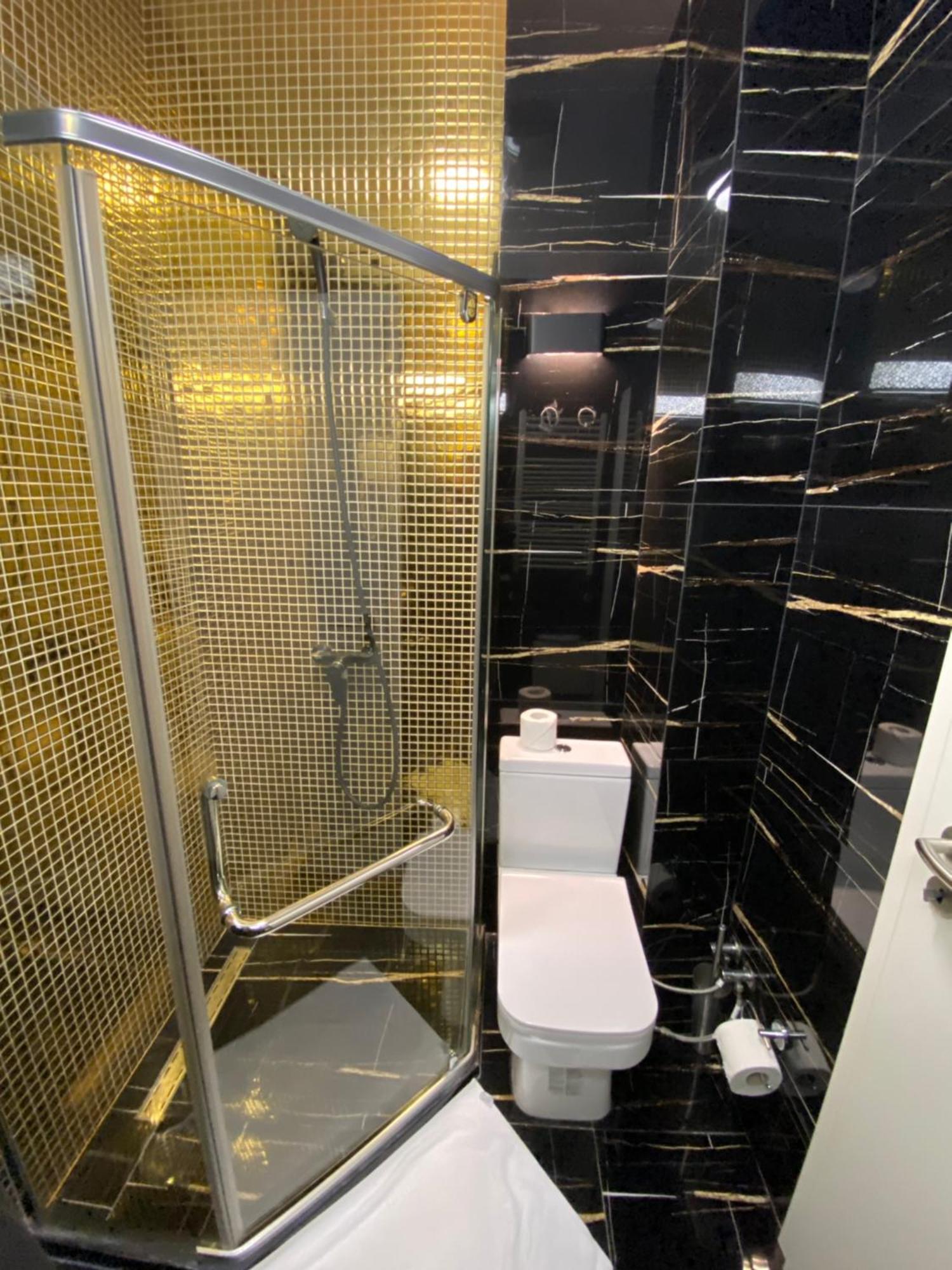 Hotel Pejton Приштина Экстерьер фото