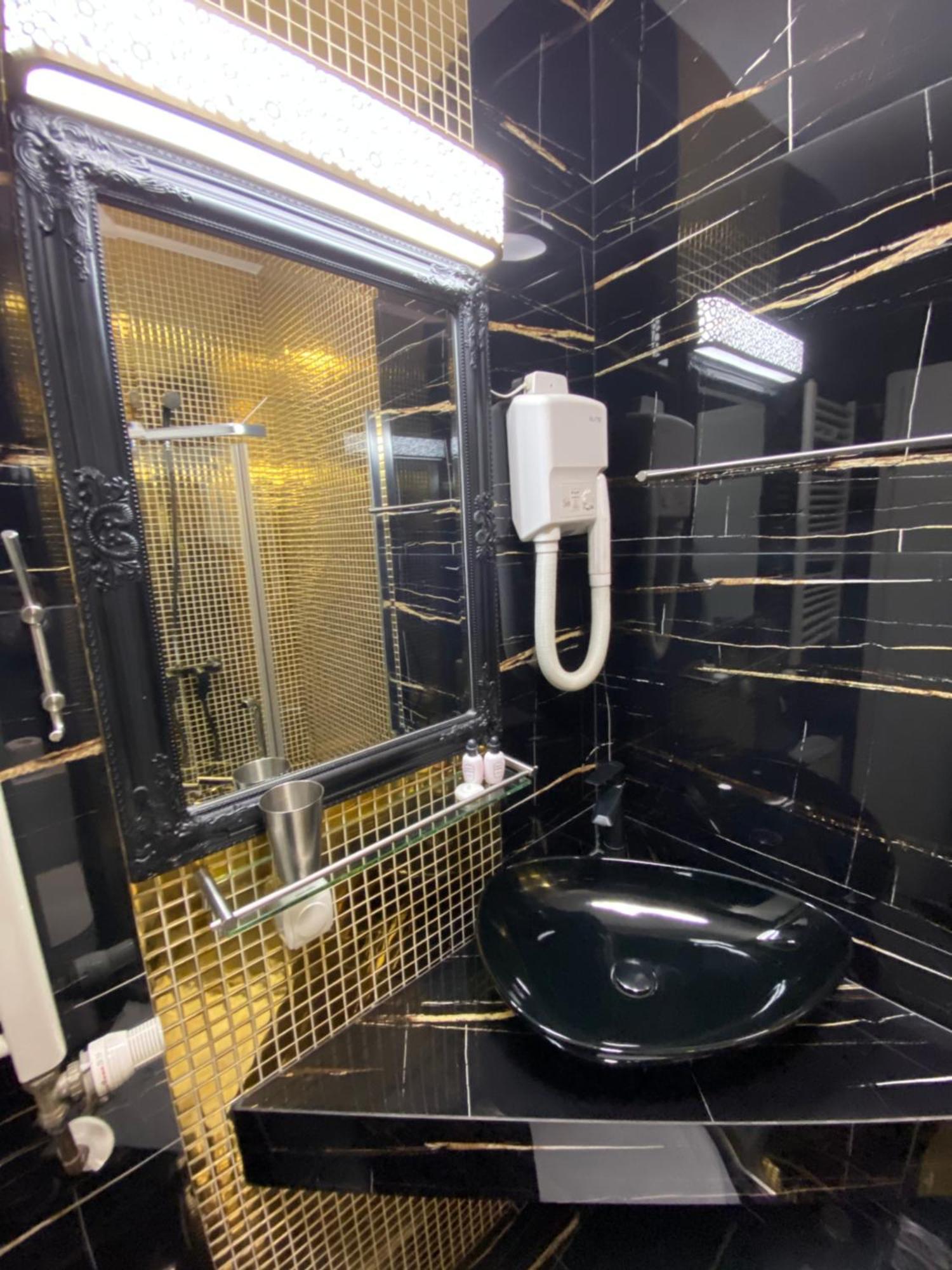 Hotel Pejton Приштина Экстерьер фото