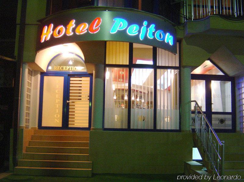 Hotel Pejton Приштина Экстерьер фото
