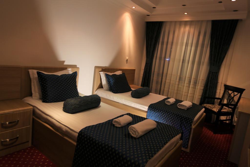 Hotel Pejton Приштина Экстерьер фото