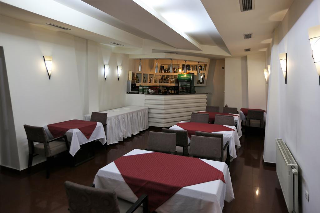 Hotel Pejton Приштина Экстерьер фото