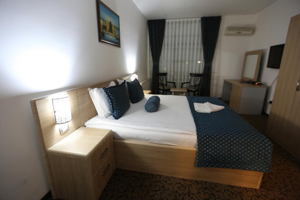 Hotel Pejton Приштина Экстерьер фото