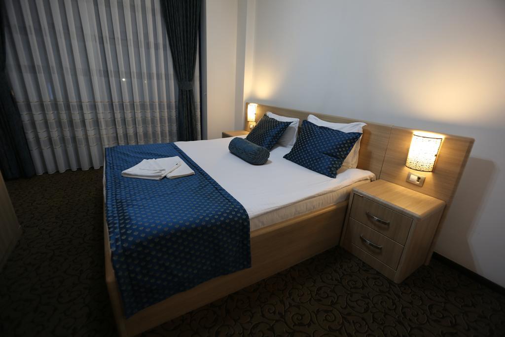 Hotel Pejton Приштина Экстерьер фото