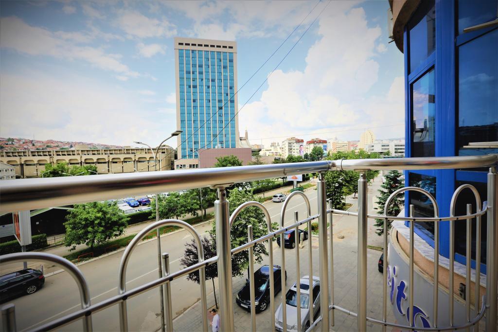 Hotel Pejton Приштина Экстерьер фото