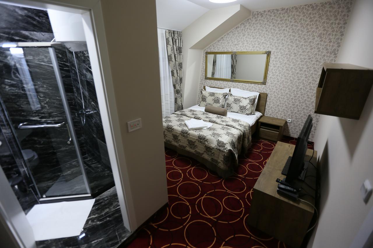 Hotel Pejton Приштина Экстерьер фото