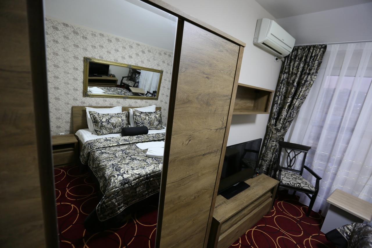 Hotel Pejton Приштина Экстерьер фото